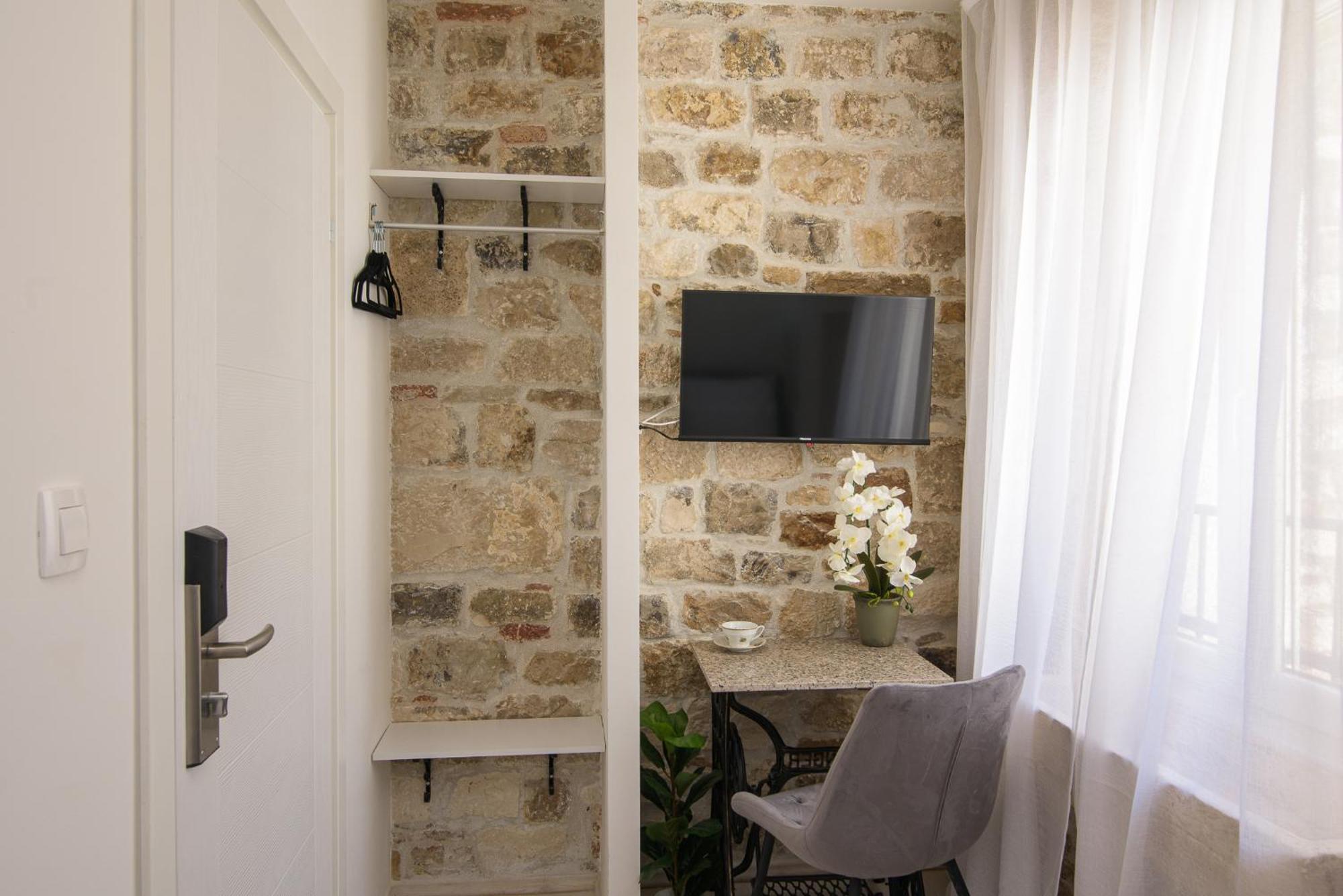 Rooms Bartul Τρογκίρ Εξωτερικό φωτογραφία